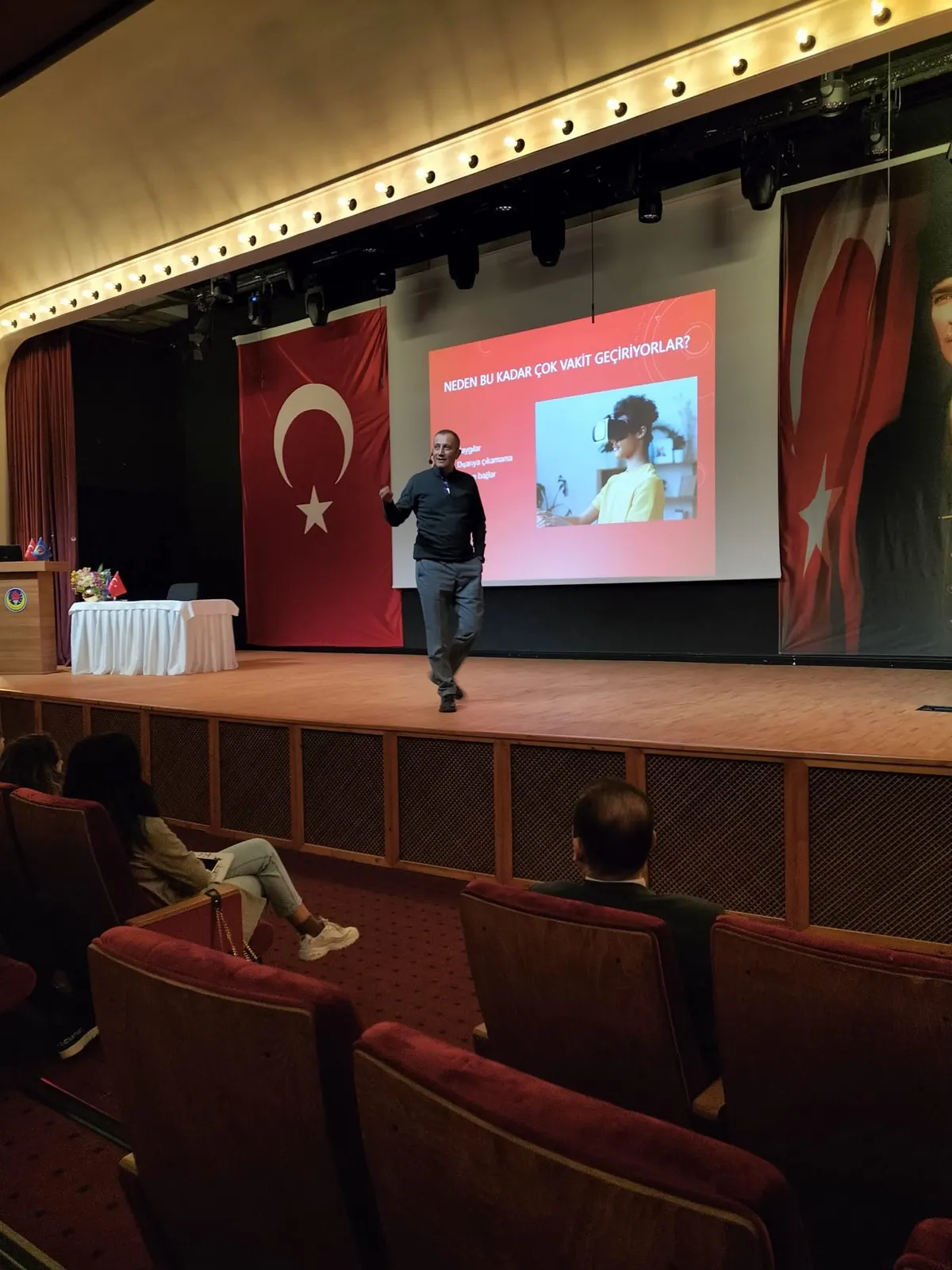 TED Üsküdar etkinliğinden bir kare